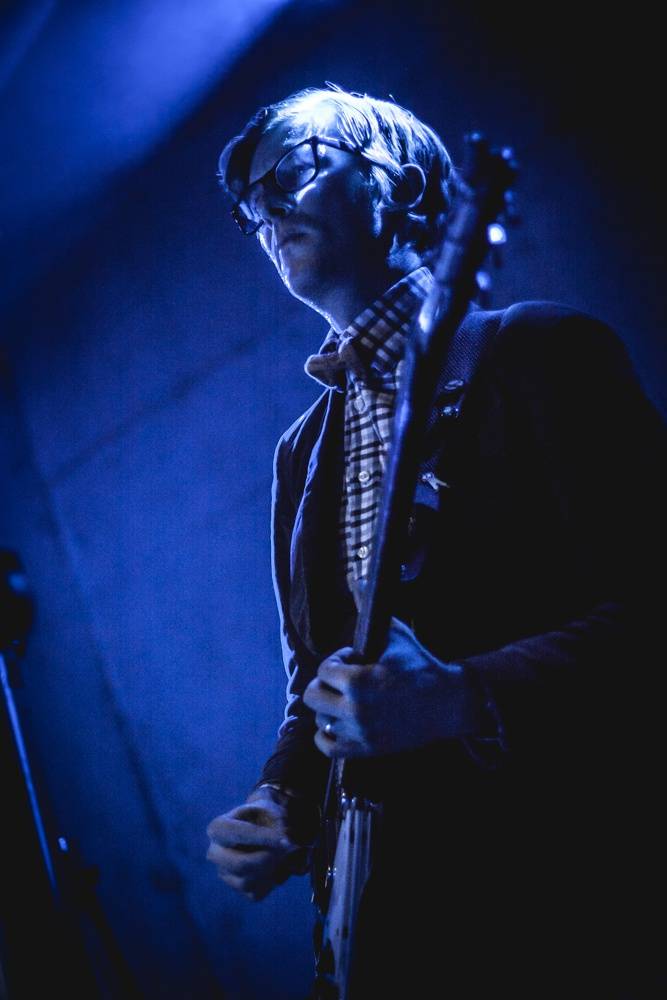 Editors uchvátili fanoušky v natřískaném klubu Roxy