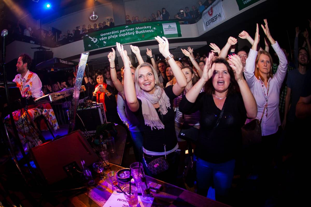 Monkey Business i s Nafrněnou Barborou Polákovou rozvášnili Lucerna Music Bar