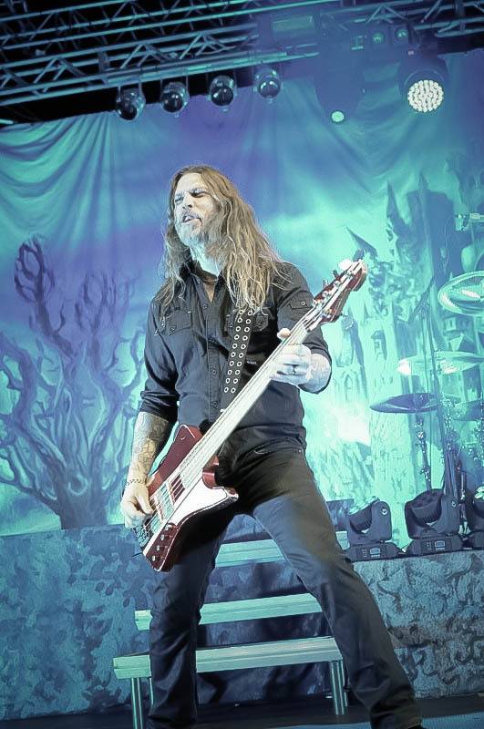 Hity HammerFall duněly Pardubicemi