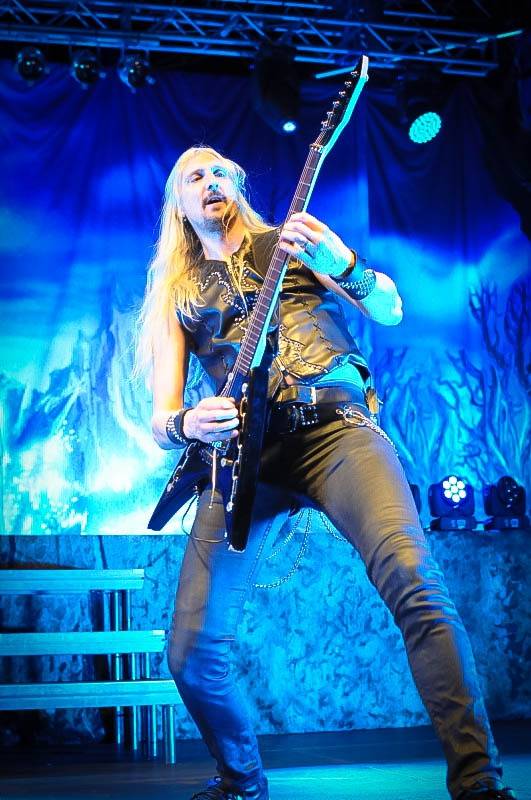 Hity HammerFall duněly Pardubicemi