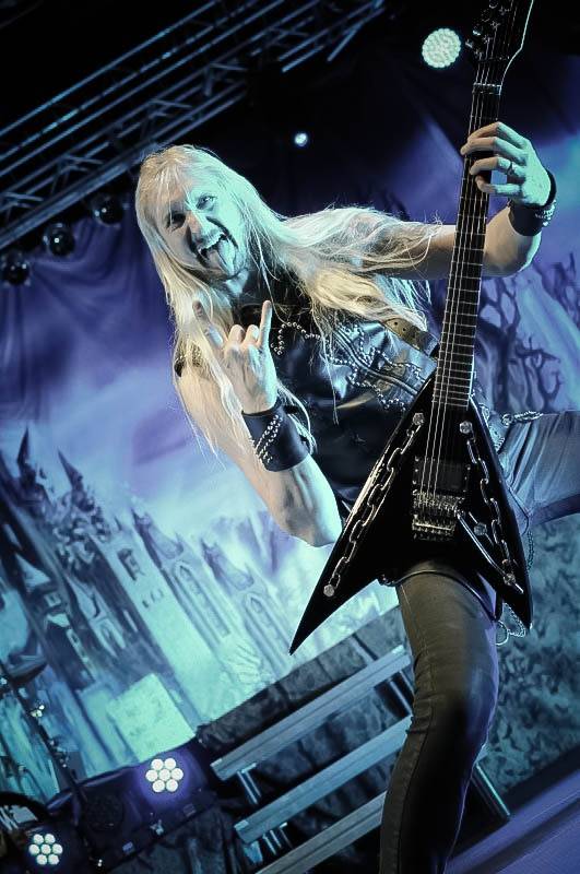 Hity HammerFall duněly Pardubicemi
