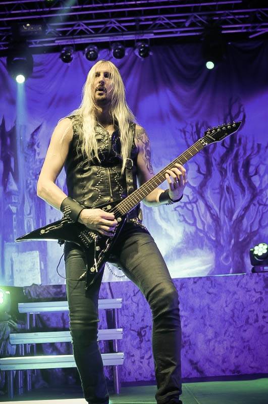 Hity HammerFall duněly Pardubicemi