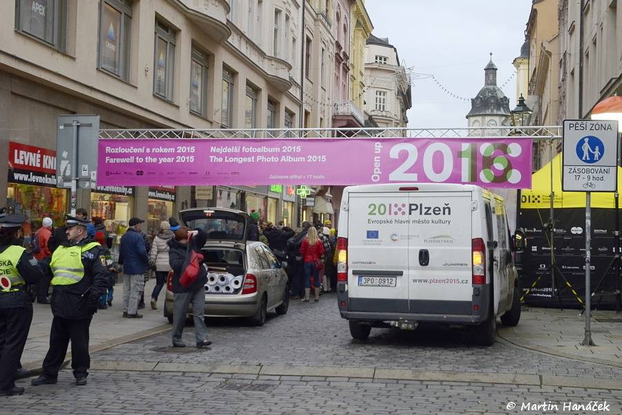 Plzeň se loučila s projektem Evropské hlavní město kultury. Nejdelším fotoalbem i snowboardovou show