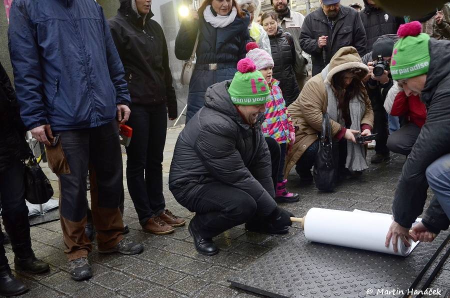 Plzeň se loučila s projektem Evropské hlavní město kultury. Nejdelším fotoalbem i snowboardovou show