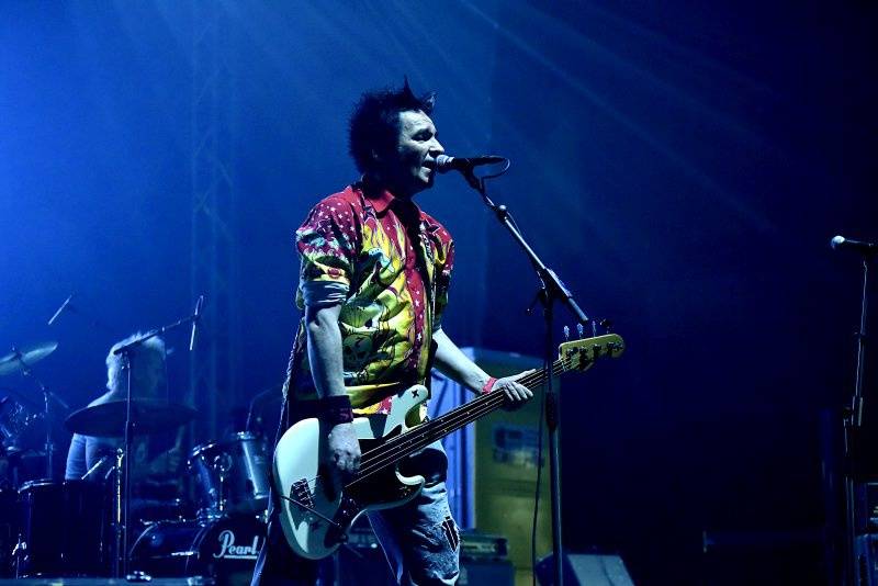 Visací zámek oslavil Kristova léta ukřižováním striptérky, gratulovali Plexis i Slobodná Europa