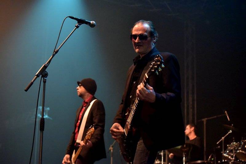 Visací zámek oslavil Kristova léta ukřižováním striptérky, gratulovali Plexis i Slobodná Europa