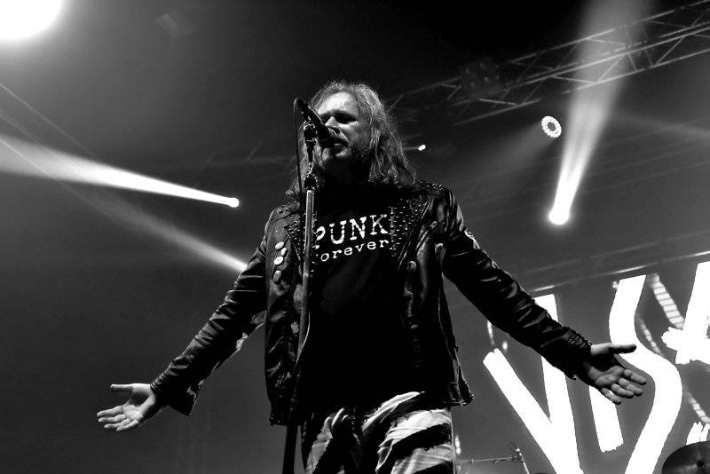 Visací zámek oslavil Kristova léta ukřižováním striptérky, gratulovali Plexis i Slobodná Europa