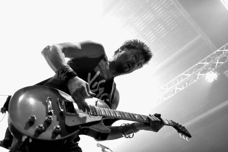 Visací zámek oslavil Kristova léta ukřižováním striptérky, gratulovali Plexis i Slobodná Europa