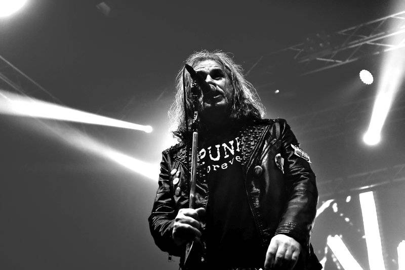 Visací zámek oslavil Kristova léta ukřižováním striptérky, gratulovali Plexis i Slobodná Europa