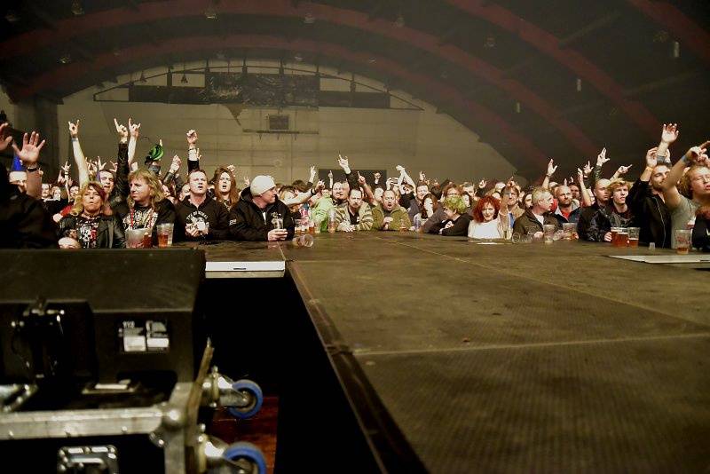 Visací zámek oslavil Kristova léta ukřižováním striptérky, gratulovali Plexis i Slobodná Europa