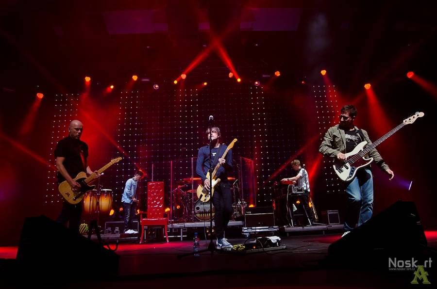 S Chinaski zpíval ve Foru Karlín i fanoušek Jakub