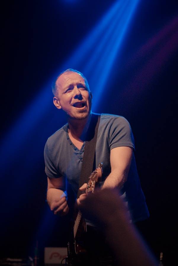 Umělý sníh, vánoční hit i velká party: Skyline hráli v Roxy