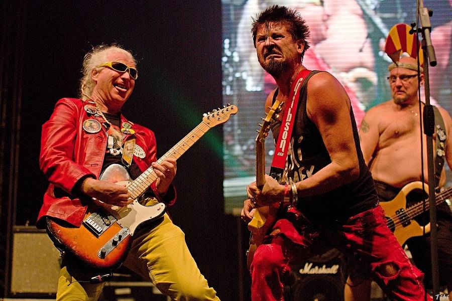 Visací zámek měl na oslavě 33 let ukřižovanou striptérku i prezidenta republiky