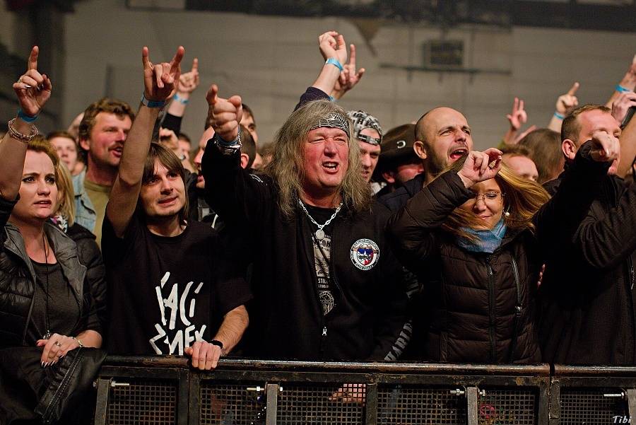 Visací zámek měl na oslavě 33 let ukřižovanou striptérku i prezidenta republiky