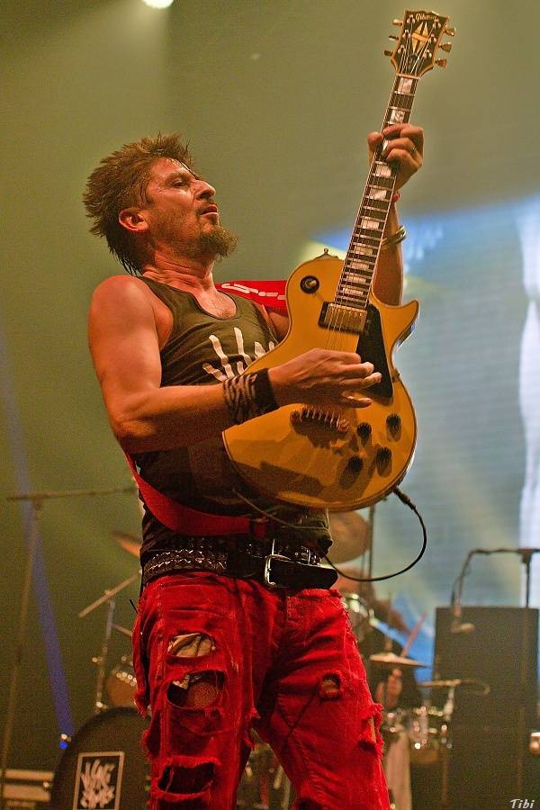 Visací zámek měl na oslavě 33 let ukřižovanou striptérku i prezidenta republiky