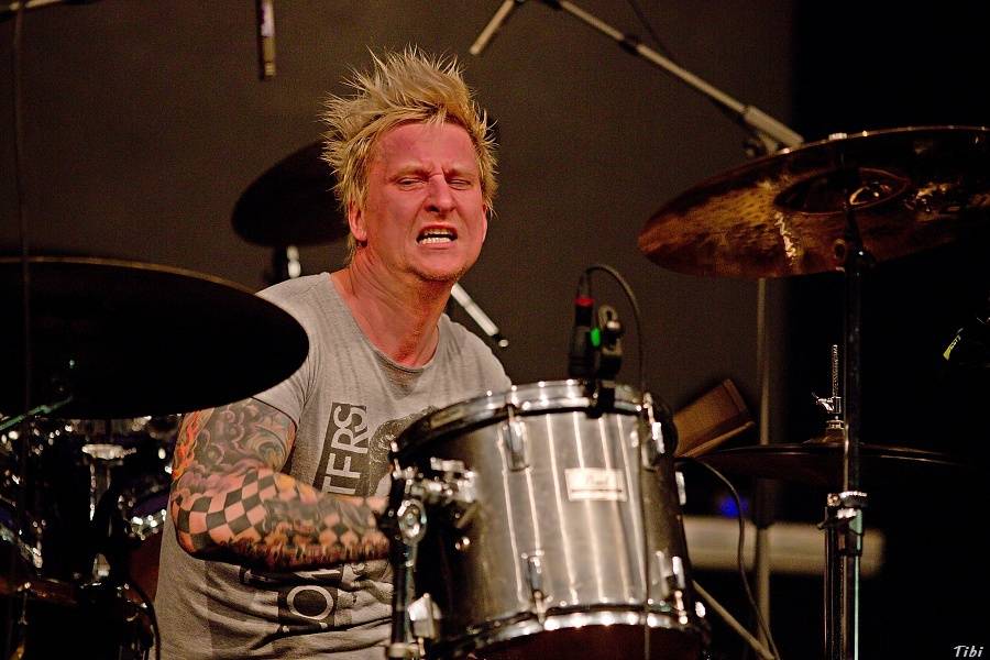 Visací zámek měl na oslavě 33 let ukřižovanou striptérku i prezidenta republiky