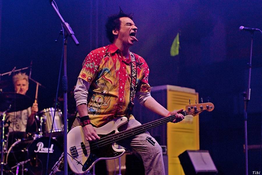 Visací zámek měl na oslavě 33 let ukřižovanou striptérku i prezidenta republiky