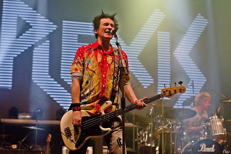 Visací zámek měl na oslavě 33 let ukřižovanou striptérku i prezidenta republiky