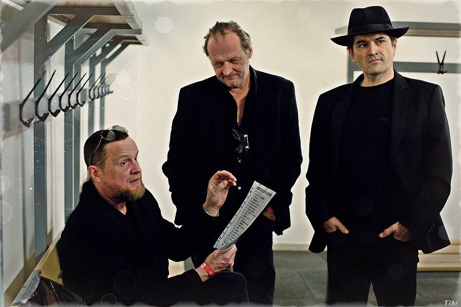 Visací zámek měl na oslavě 33 let ukřižovanou striptérku i prezidenta republiky