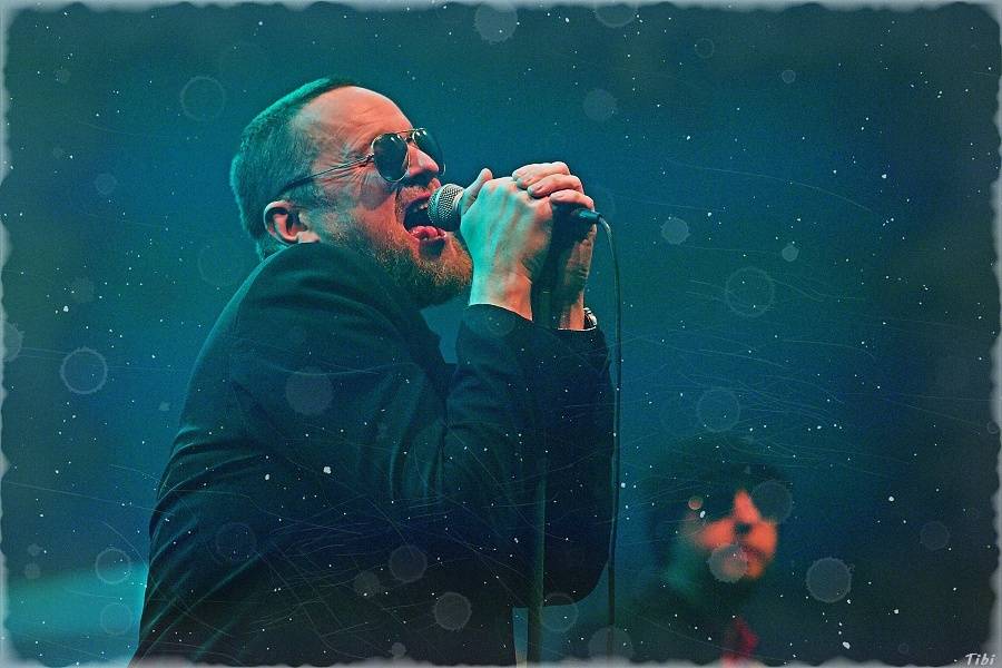 Visací zámek měl na oslavě 33 let ukřižovanou striptérku i prezidenta republiky