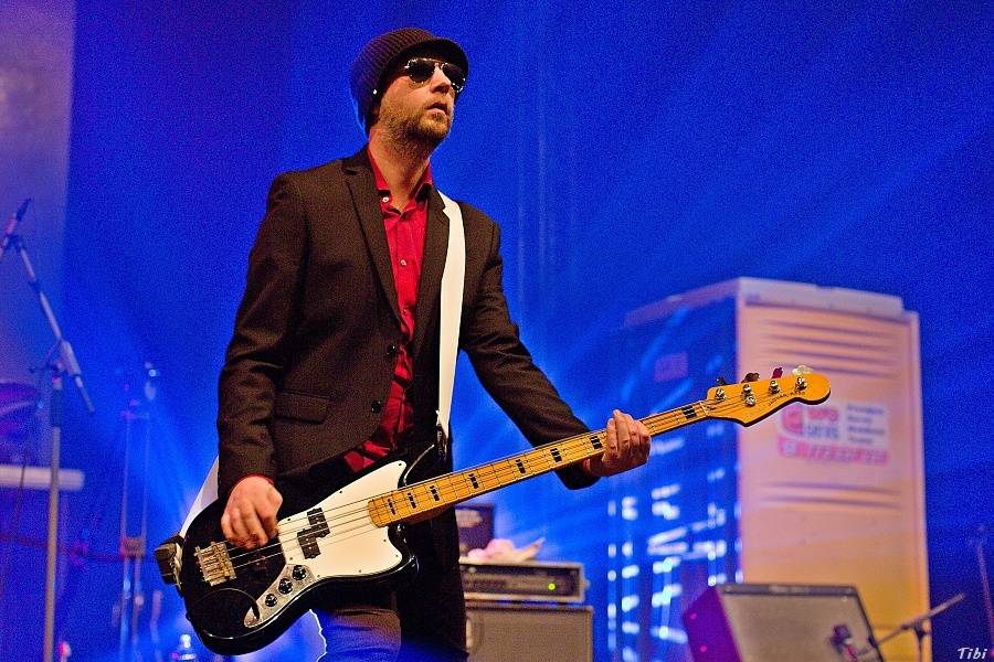 Visací zámek měl na oslavě 33 let ukřižovanou striptérku i prezidenta republiky