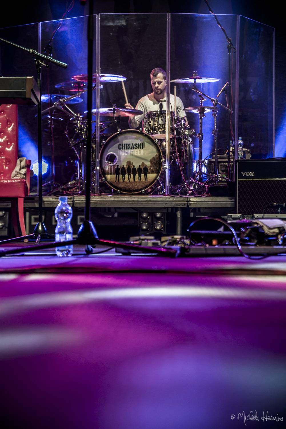 Potřetí aplaudovalo koncertu Chinaski plné Forum Karlín