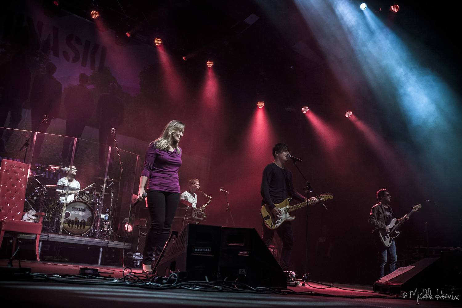 Potřetí aplaudovalo koncertu Chinaski plné Forum Karlín