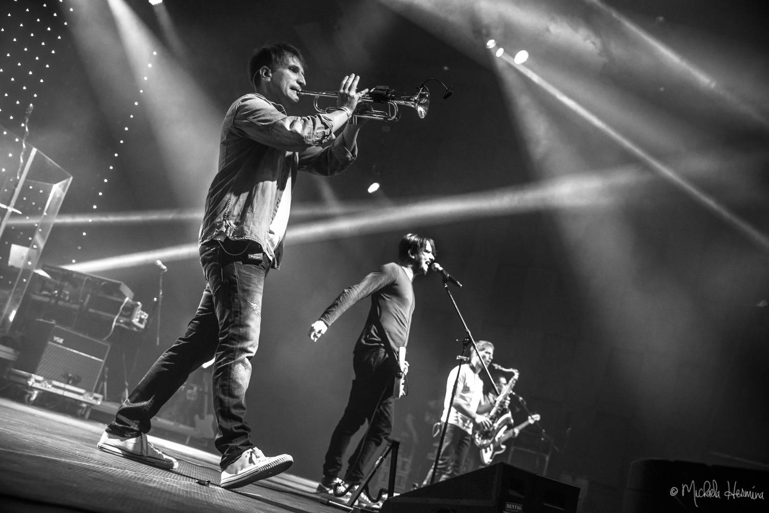 Potřetí aplaudovalo koncertu Chinaski plné Forum Karlín