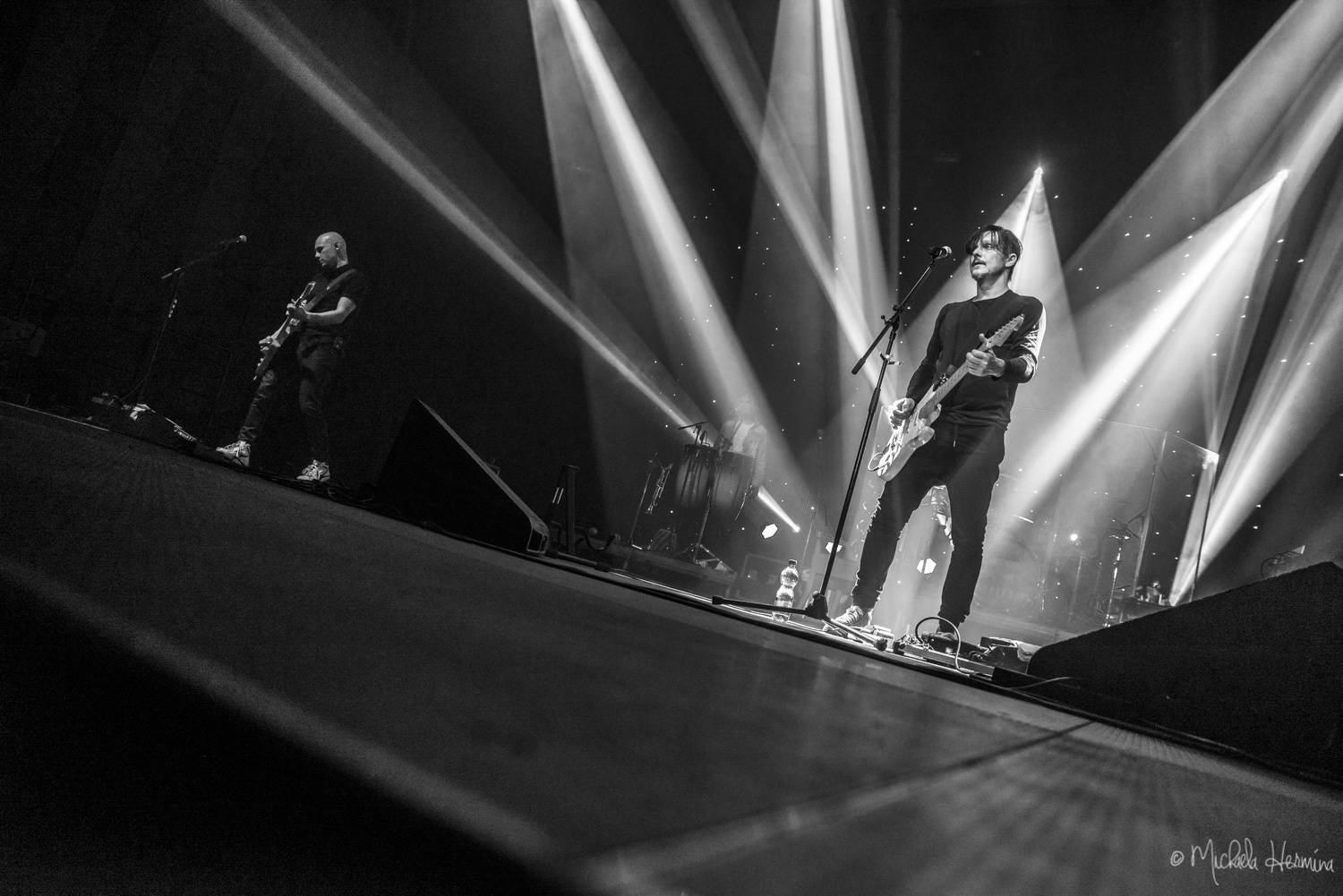 Potřetí aplaudovalo koncertu Chinaski plné Forum Karlín