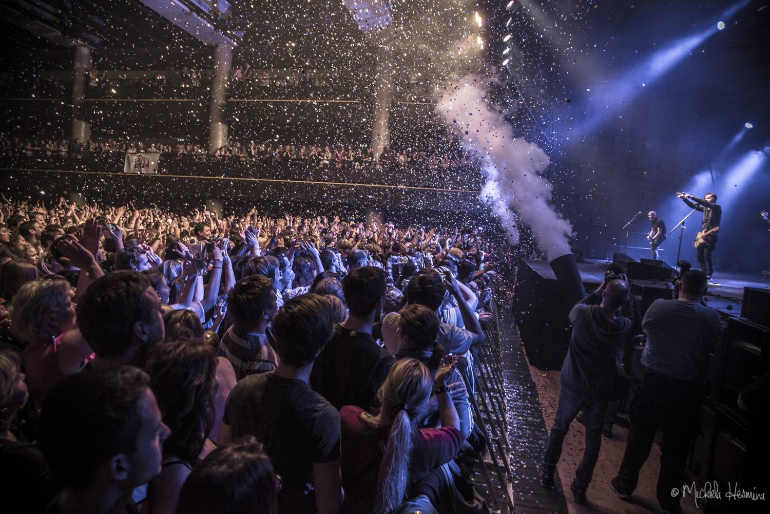 Potřetí aplaudovalo koncertu Chinaski plné Forum Karlín