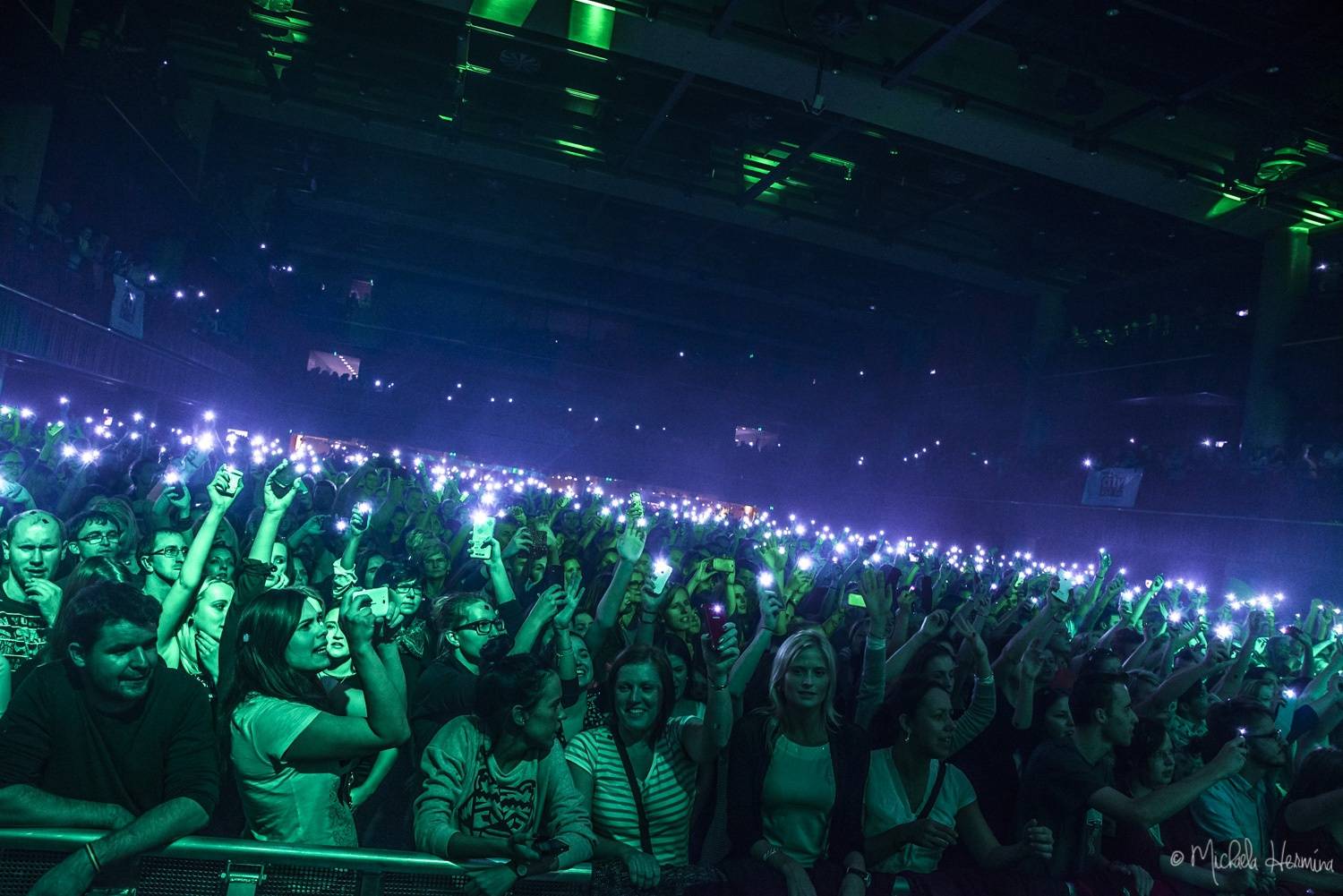 Potřetí aplaudovalo koncertu Chinaski plné Forum Karlín