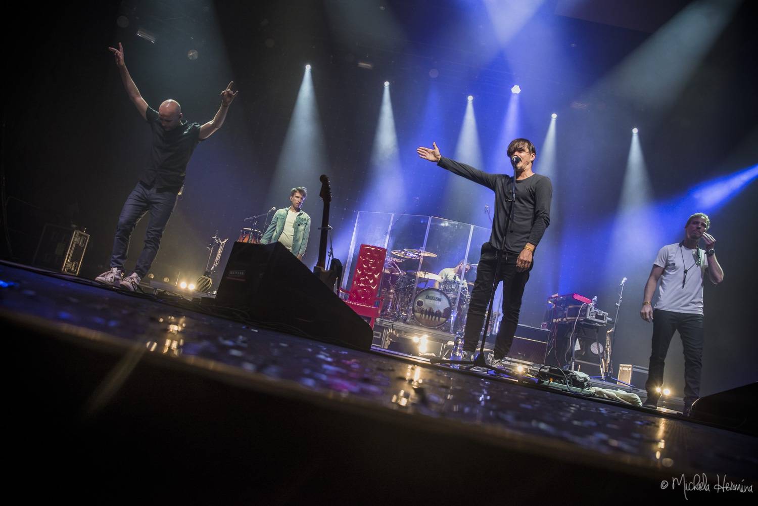 Potřetí aplaudovalo koncertu Chinaski plné Forum Karlín