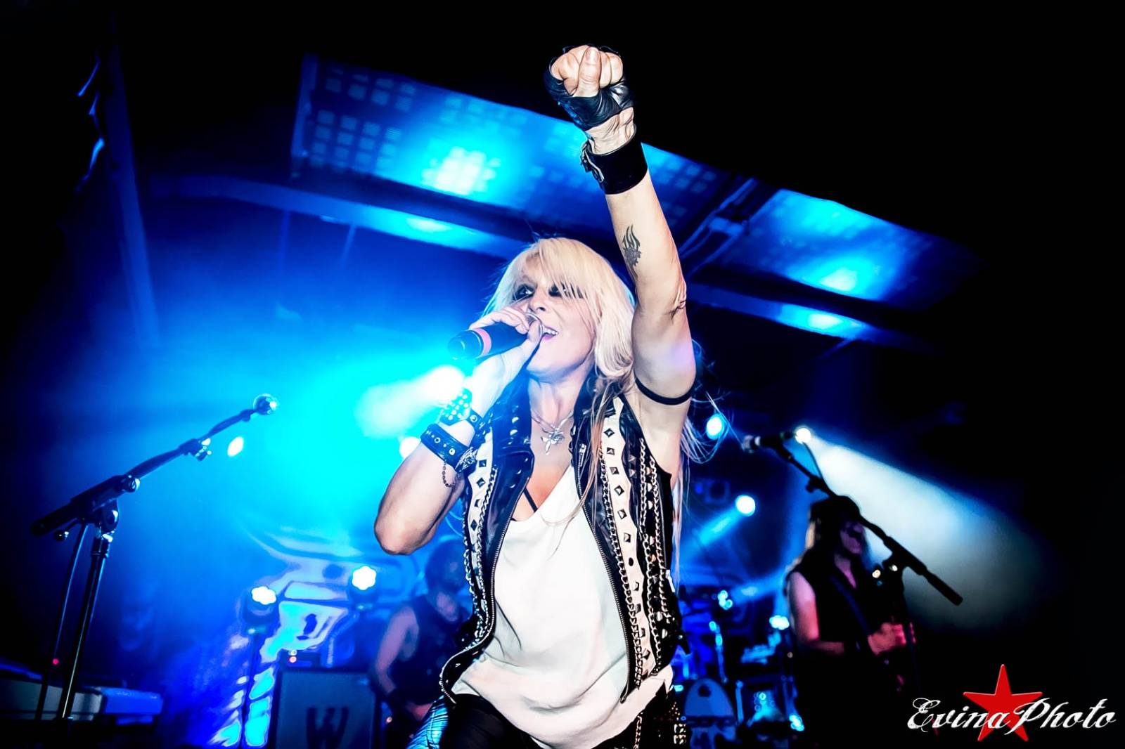 Doro Pesch ví, jak vyzrát na věk. V Praze řádila jako zamlada