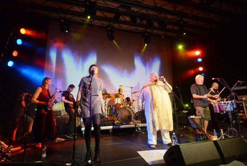 Čankišou křtili v Brně desku šamanovicí