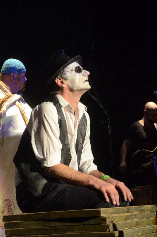 Čankišou křtili v Brně desku šamanovicí