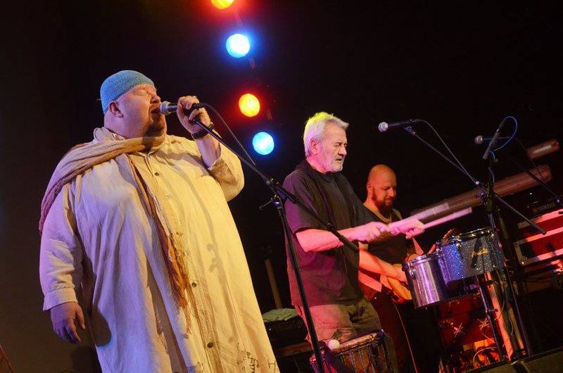 Čankišou křtili v Brně desku šamanovicí