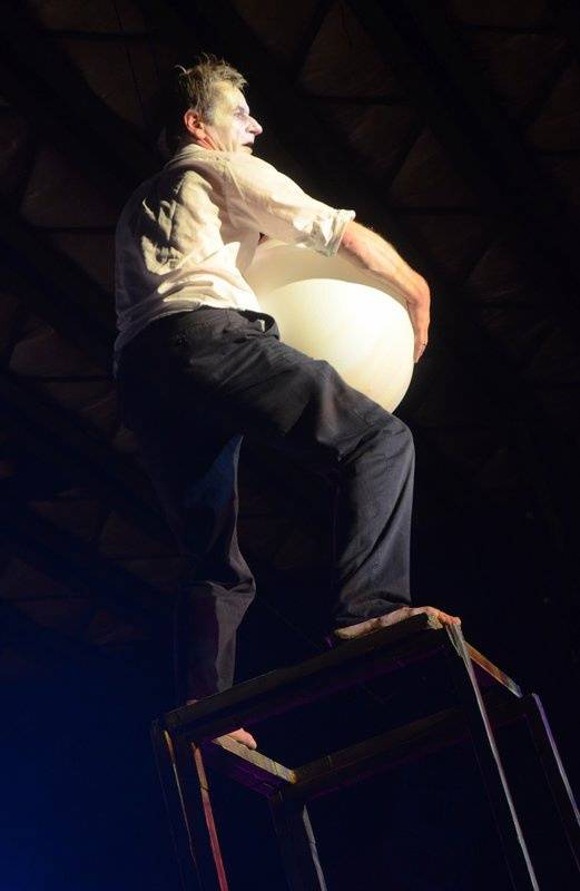 Čankišou křtili v Brně desku šamanovicí