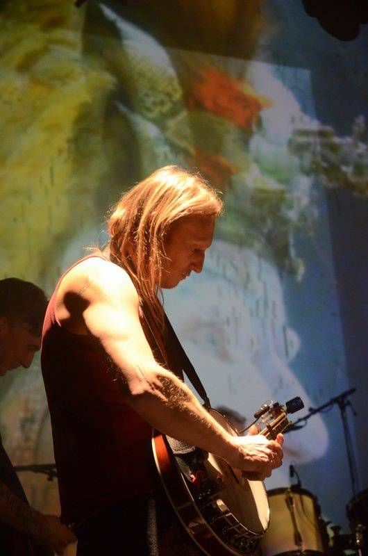 Čankišou křtili v Brně desku šamanovicí