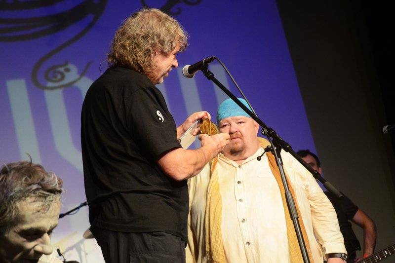 Čankišou křtili v Brně desku šamanovicí