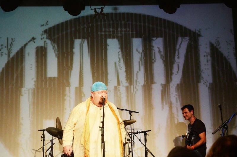 Čankišou křtili v Brně desku šamanovicí