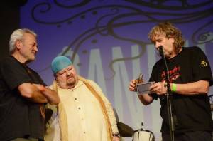 Čankišou křtili v Brně desku šamanovicí