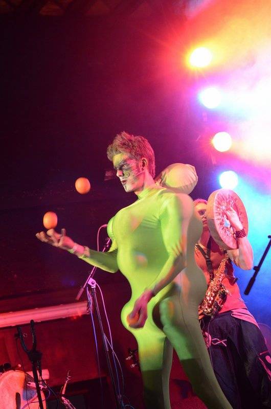 Čankišou křtili v Brně desku šamanovicí