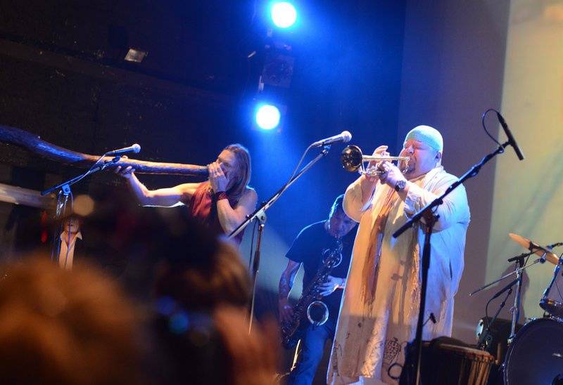 Čankišou křtili v Brně desku šamanovicí