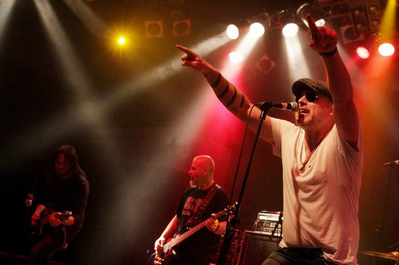 Před Vánoci drnčili v Lucerna Music Baru The Snuff, výtěžek šel na charitu