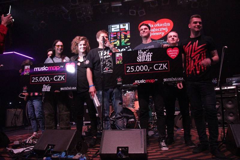 Před Vánoci drnčili v Lucerna Music Baru The Snuff, výtěžek šel na charitu