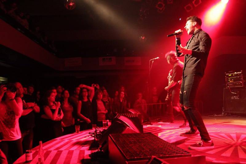 Před Vánoci drnčili v Lucerna Music Baru The Snuff, výtěžek šel na charitu