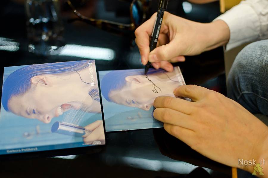 Barbora Poláková není Nafrněná, podepsala desku a pozvala na Žebřík