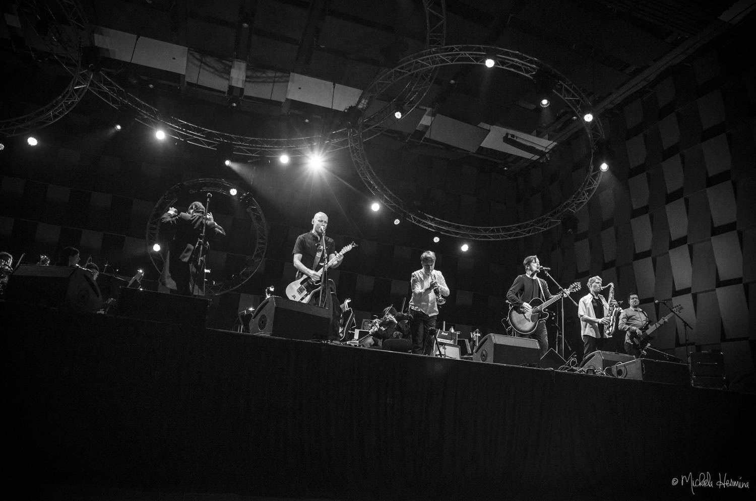 V Karlíně zářily vánoční hvězdy - Chinaski, Miro Žbirka, Michal Hrůza či Marek Ztracený