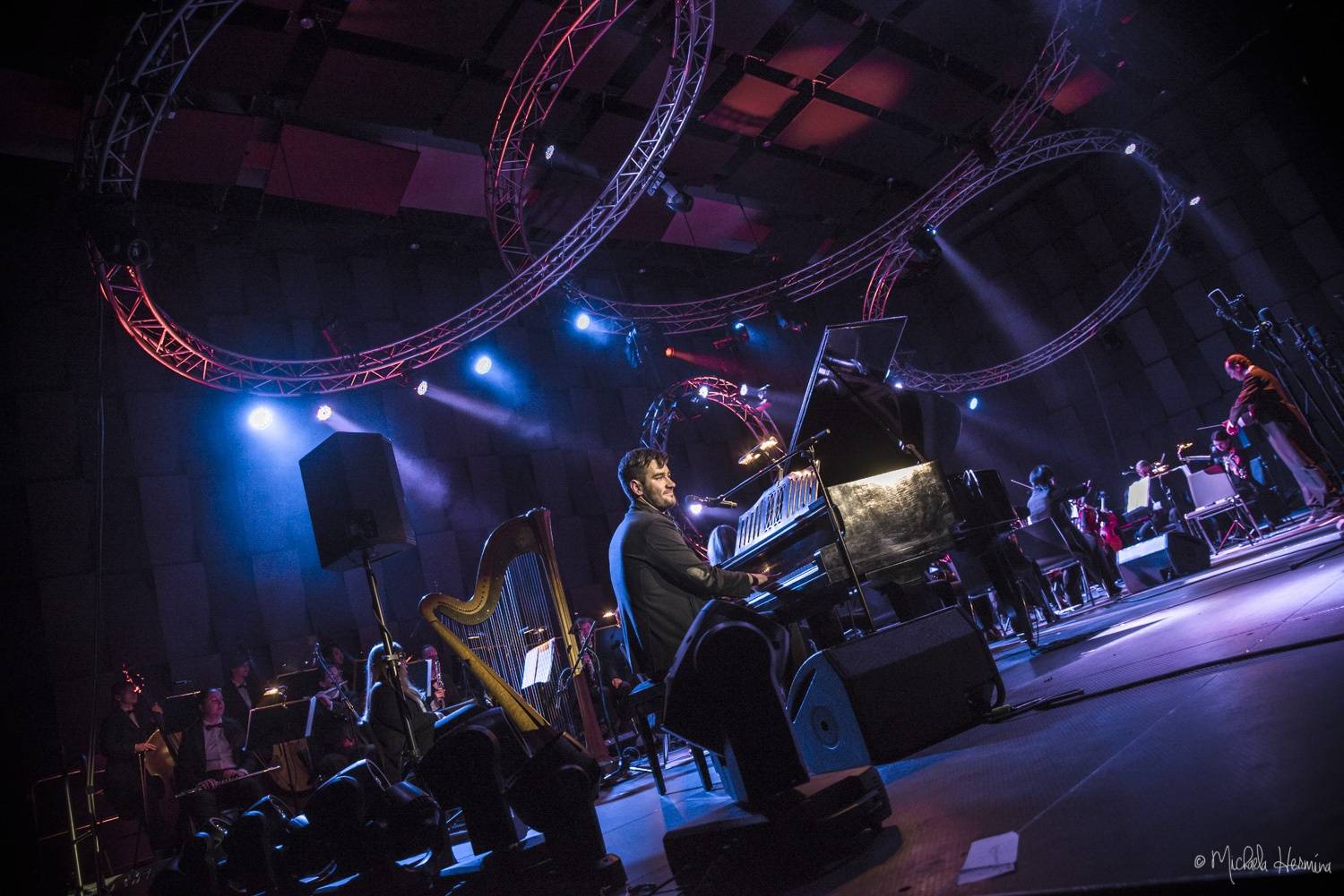 V Karlíně zářily vánoční hvězdy - Chinaski, Miro Žbirka, Michal Hrůza či Marek Ztracený