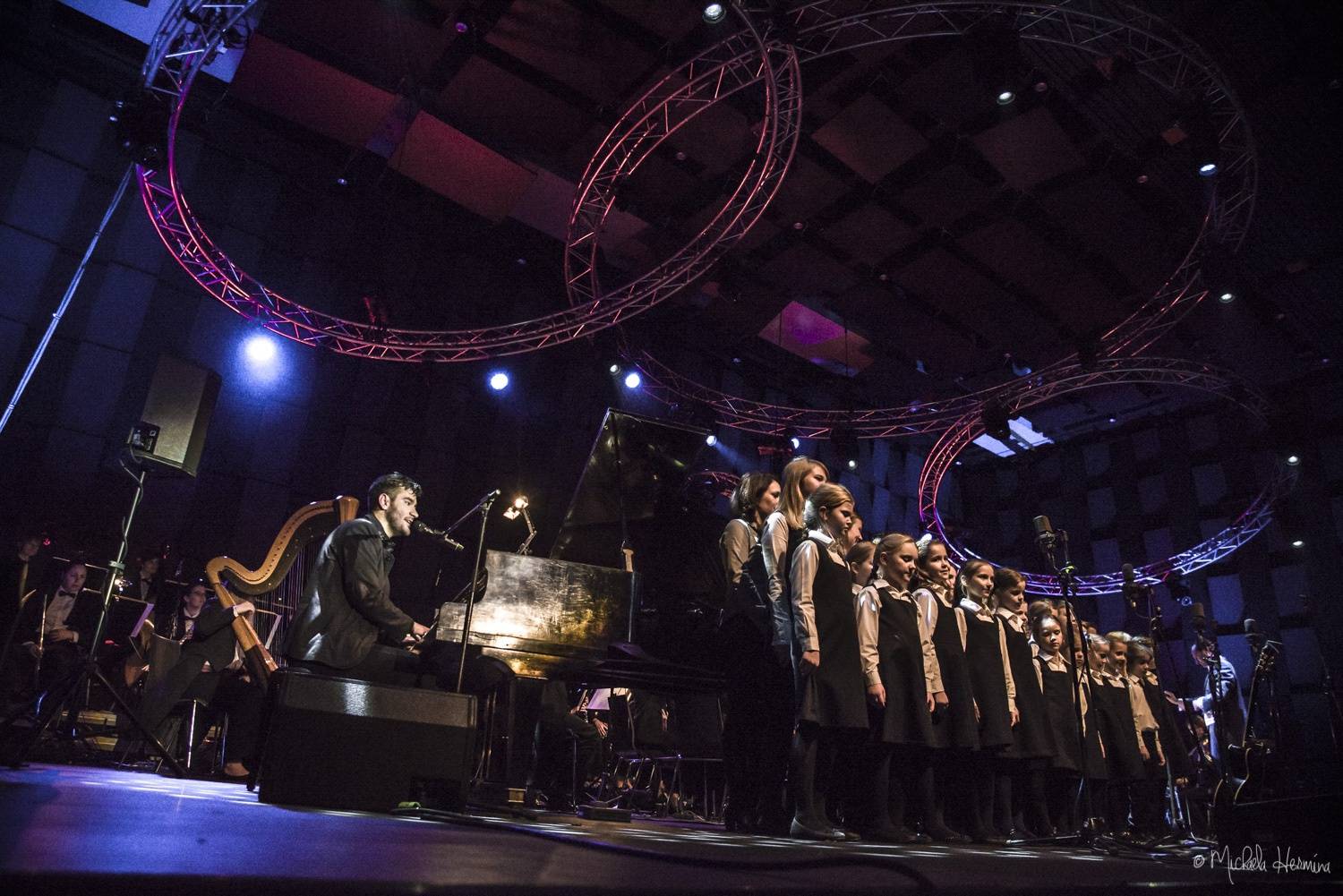 V Karlíně zářily vánoční hvězdy - Chinaski, Miro Žbirka, Michal Hrůza či Marek Ztracený